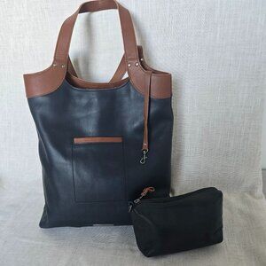 Duluth Trading Co. Black Leather & Brown Trim Zipper Lined Tote w Accessory Bag